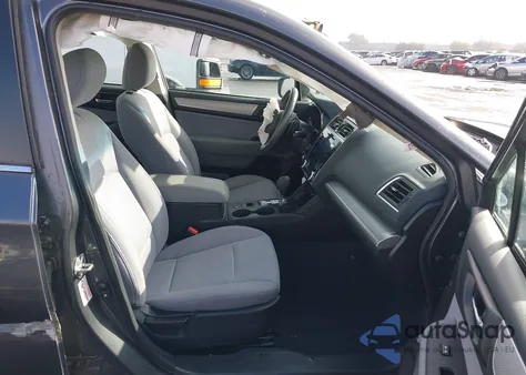 2018 Subaru Legacy 2.5I Premium z USA, uszkodzony, nr VIN 4S3BNAC64J3002205